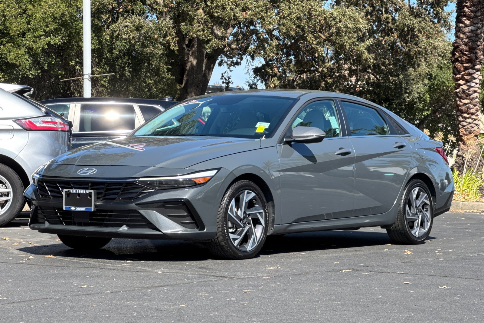 Used 2025 Hyundai Elantra Limited FWD image 7