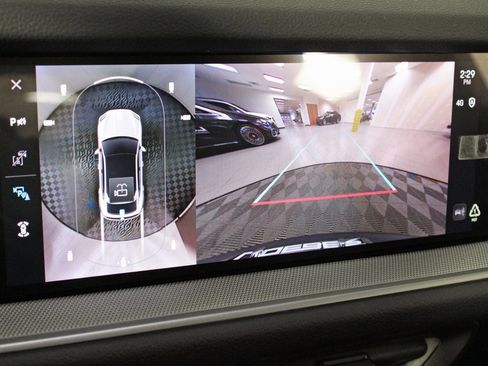 Used 2025 Porsche Cayenne Coupe image 28