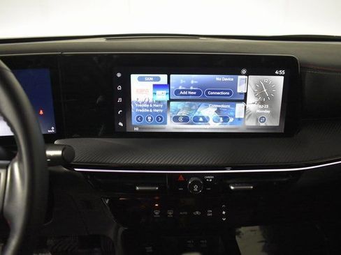 Certified 2025 Nissan Kicks SR image 17