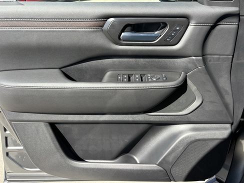 New 2026 Nissan Armada SL w/ Captain's Chari Seat Package image 11