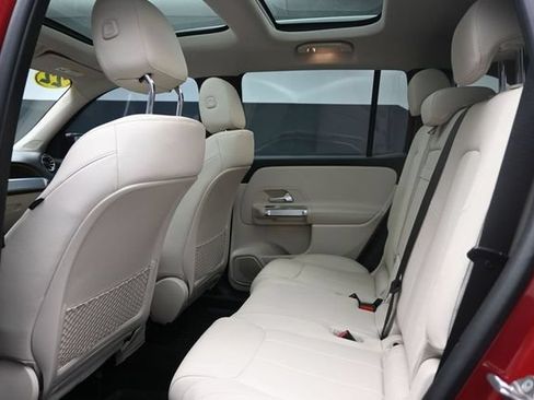 Used 2022 Mercedes-Benz GLB 250 image 21