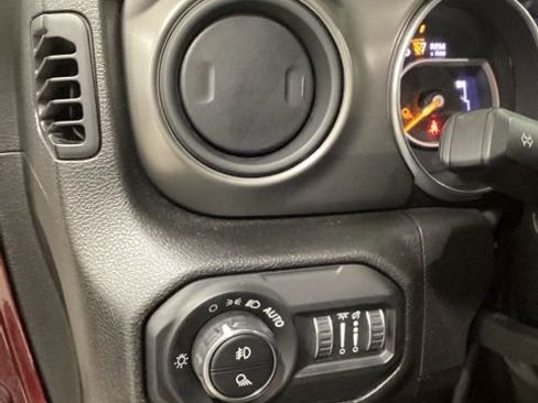 Used 2022 Jeep Gladiator Sport image 22