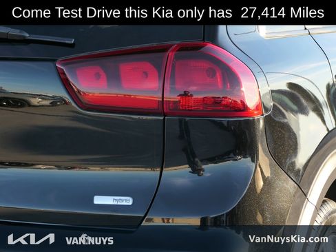 Used 2022 Kia Niro LXS image 4
