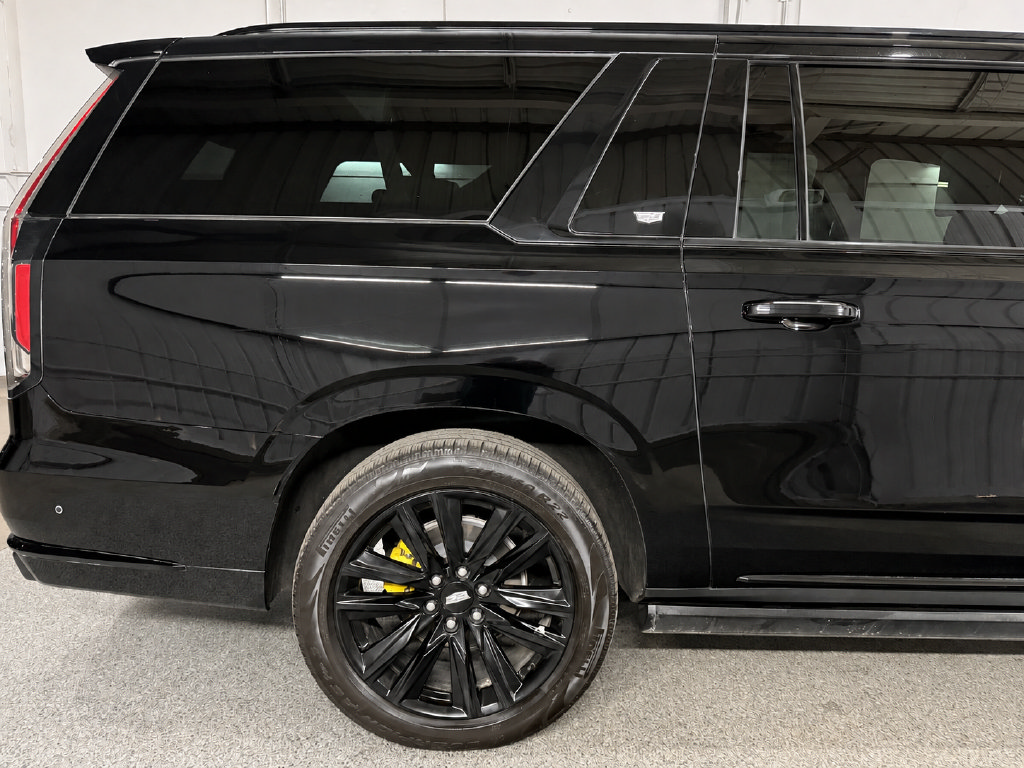 Used 2023 Cadillac Escalade ESV Sport Platinum w/ Heavy-Duty Trailer Package AWD/4WD image 8