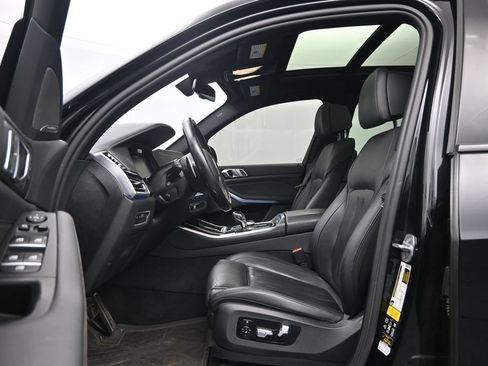 Used 2020 BMW X5 M50i AWD/4WD image 23