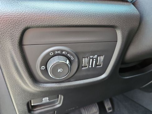 Used 2024 Jeep Grand Cherokee L Limited w/ Luxury Tech Group II AWD/4WD image 26