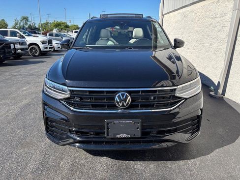 Used 2023 Volkswagen Tiguan SE R-Line AWD/4WD image 11