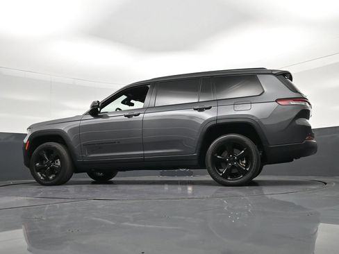 Used 2023 Jeep Grand Cherokee L Laredo RWD image 28