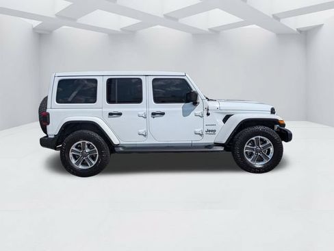 Used 2021 Jeep Wrangler Unlimited Sahara AWD/4WD image 3