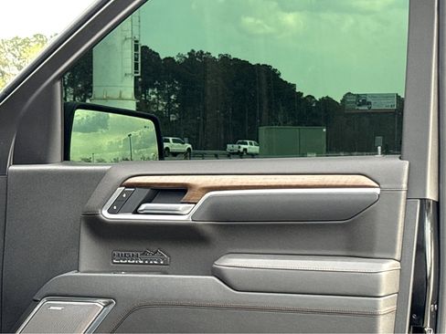 Used 2026 Chevrolet Silverado 1500 High Country w/ Midnight Edition image 15