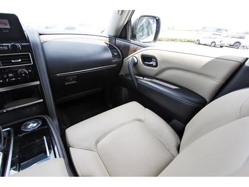 Used 2023 INFINITI QX80 Premium Select w/ All-Season Package RWD image 11