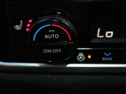 Used 2022 Nissan Rogue SL image 34