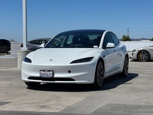 Used 2024 Tesla Model 3 Standard Range RWD image 4