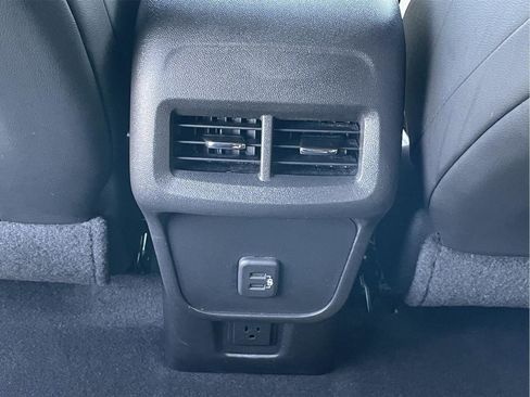 Used 2022 Chevrolet Equinox RS w/ Infotainment Package AWD/4WD image 18