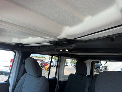 Used 2024 Jeep Wrangler Unlimited w/ Convenience Group AWD/4WD image 32