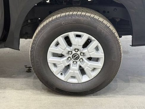 Used 2023 Nissan Frontier SV AWD/4WD image 41