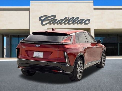 New 2025 Cadillac Lyriq Luxury image 3