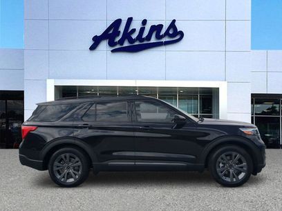 Certified 2023 Ford Explorer XLT w/ Equipment Group 202A