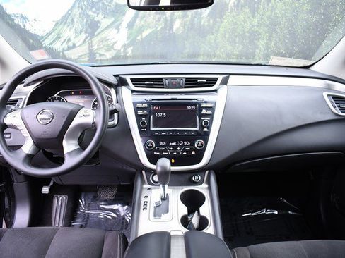 Used 2017 Nissan Murano S image 18
