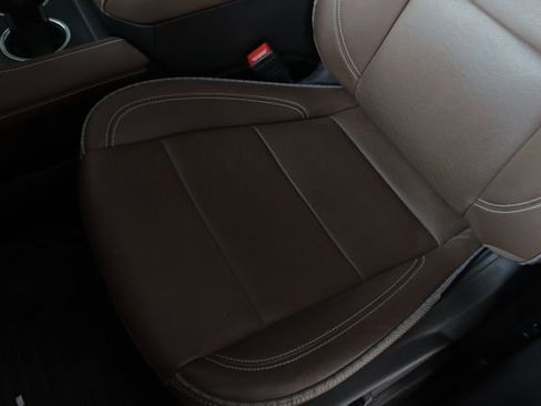 Used 2024 Chevrolet Suburban High Country image 24