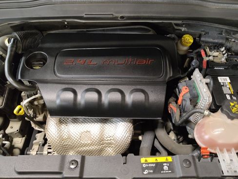 Used 2021 Jeep Renegade Latitude w/ Convenience Group AWD/4WD image 30