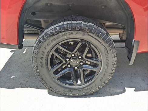 Used 2020 Chevrolet Silverado 1500 LT Trail Boss AWD/4WD image 18
