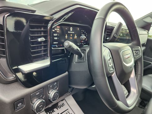 Used 2026 GMC Sierra 1500 SLT AWD/4WD image 24