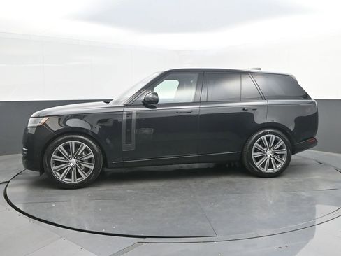 Used 2023 Land Rover Range Rover SE AWD/4WD image 2