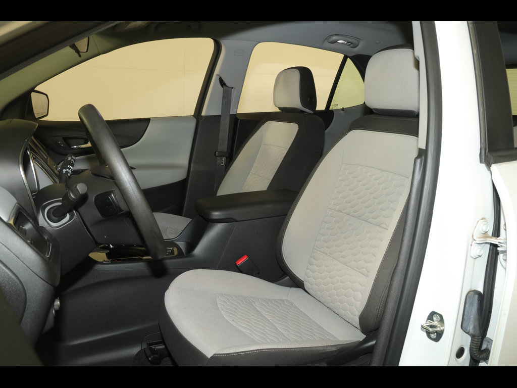 Used 2020 Chevrolet Equinox LS FWD image 22