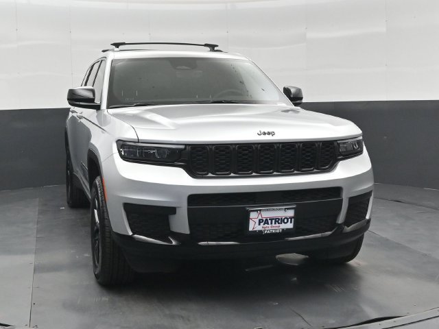 Used 2025 Jeep Grand Cherokee L Altitude RWD image 36