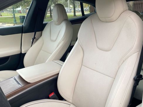 Used 2023 Tesla Model S Base image 34