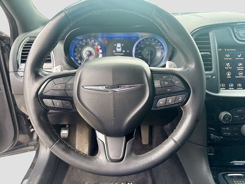 Used 2023 Chrysler 300 S w/ Comfort Group RWD image 11