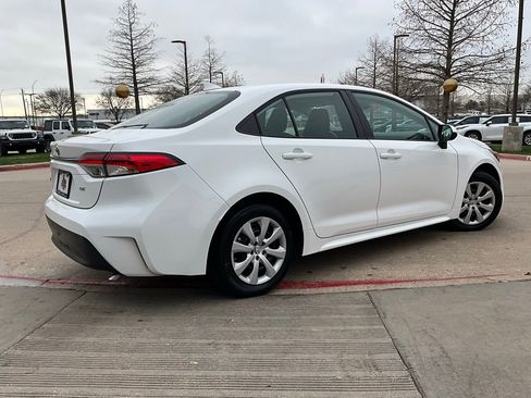 Used 2025 Toyota Corolla LE image 6