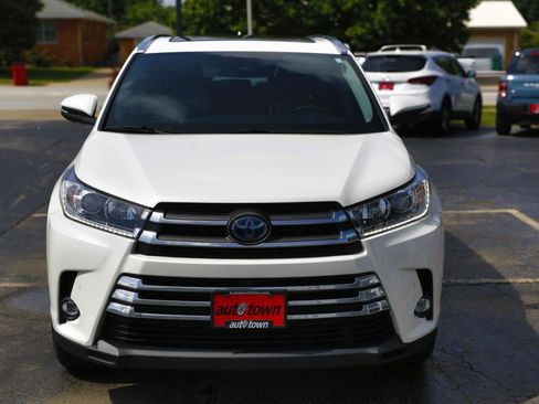 Used 2019 Toyota Highlander Limited Platinum AWD/4WD image 2