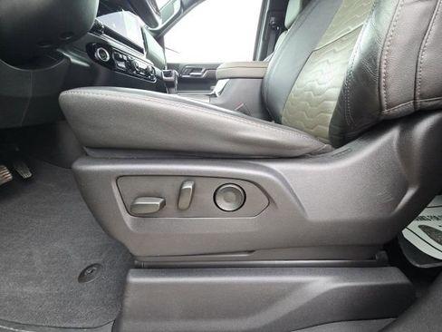 Used 2022 Chevrolet Silverado 1500 ZR2 w/ Technology Package image 23