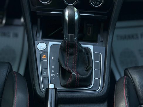 Used 2015 Volkswagen GTI SE w/ Lighting Package (SEL) FWD image 21