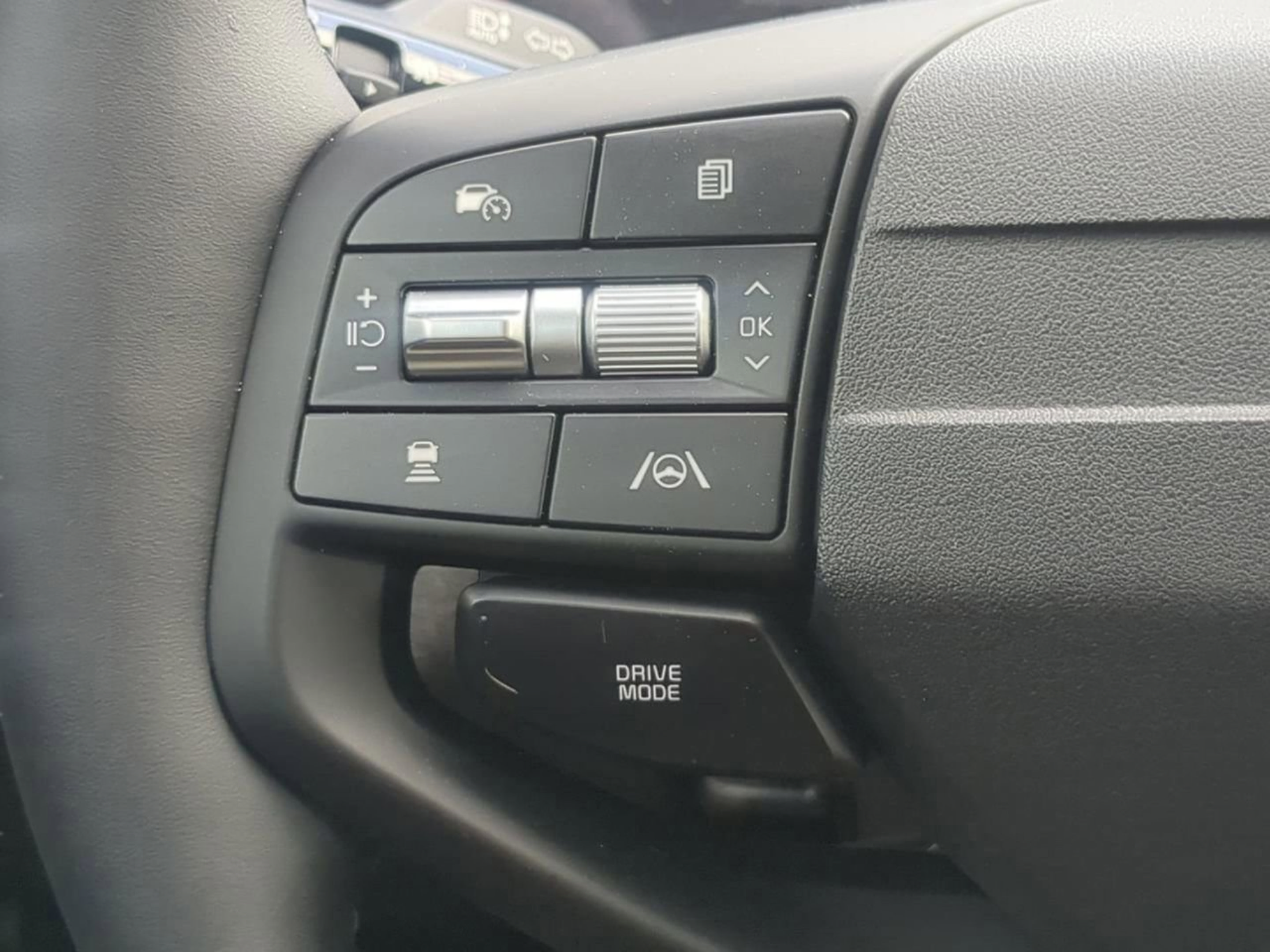 New 2026 Kia Sportage SX FWD image 31
