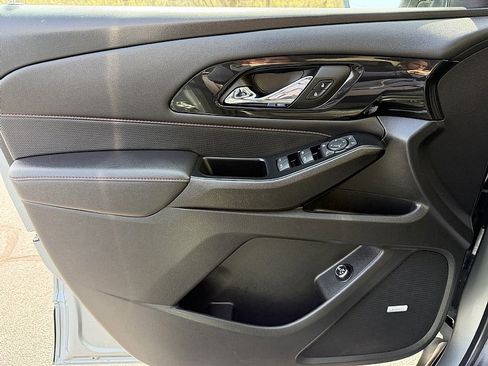 Used 2023 Chevrolet Traverse RS w/ LPO, Floor Liner Package FWD image 27