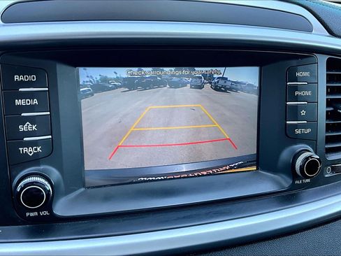 Used 2019 Kia Sorento FWD image 21