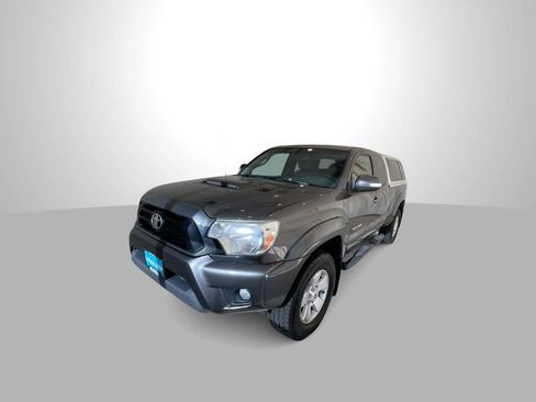 Used 2013 Toyota Tacoma 4x4 Access Cab V6 w/ TRD Sport Pkg image 4