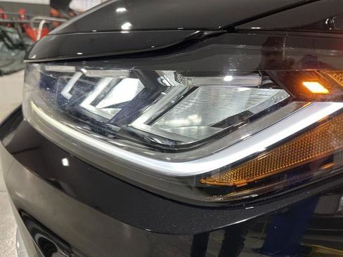 Certified 2025 Volkswagen Jetta SE image 12