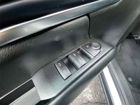 Used 2025 GMC Terrain Elevation image 21