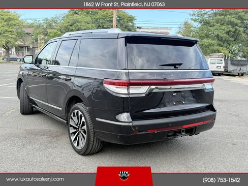 Used 2022 Lincoln Navigator Reserve AWD/4WD image 4