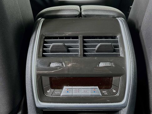 Used 2024 BMW X7 xDrive40i w/ Premium Package image 24