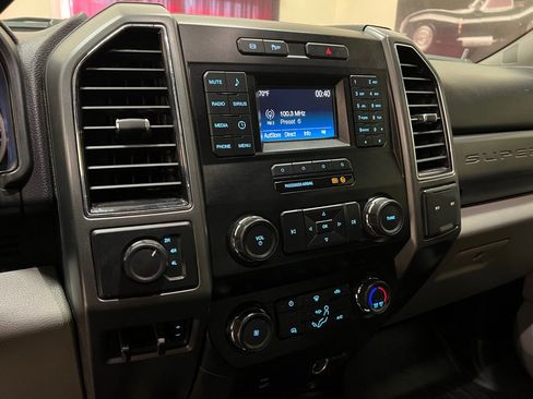 Used 2019 Ford F250 XLT image 22