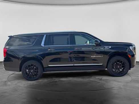 Used 2023 GMC Yukon XL Denali w/ Max Trailering Package AWD/4WD image 8
