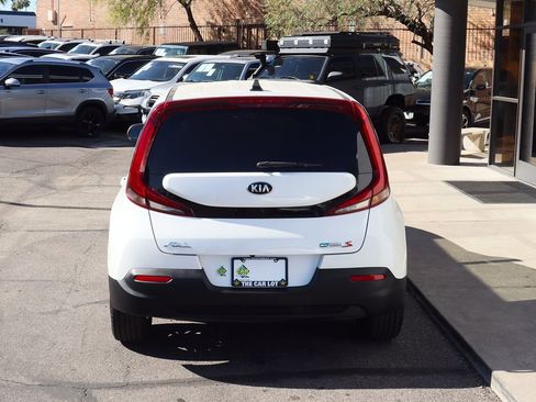 Used 2021 Kia Soul S image 10