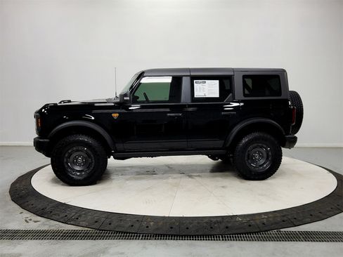 Used 2025 Ford Bronco Badlands image 4