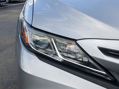 Used 2019 Toyota Camry SE image 8