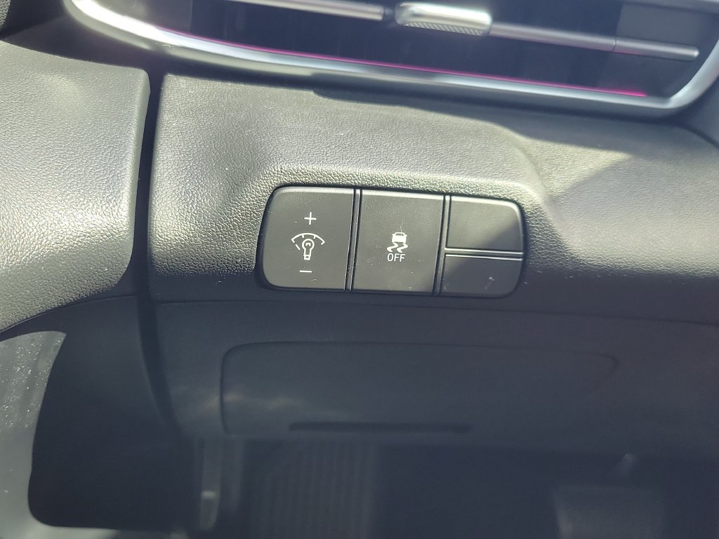 Used 2024 Hyundai Elantra SEL w/ Convenience Package FWD image 30